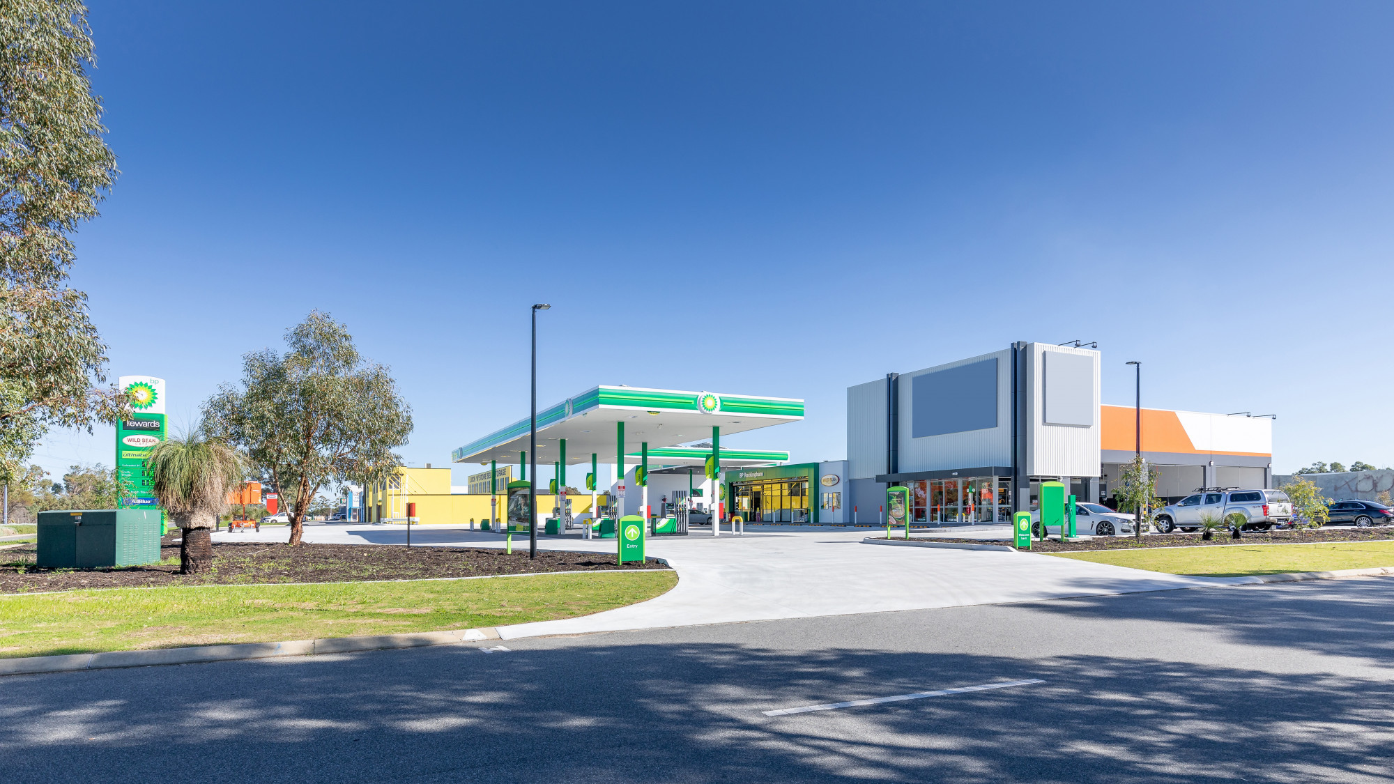 Vend Property: Large Format Retail For Sale, For Lease & Commercial ...